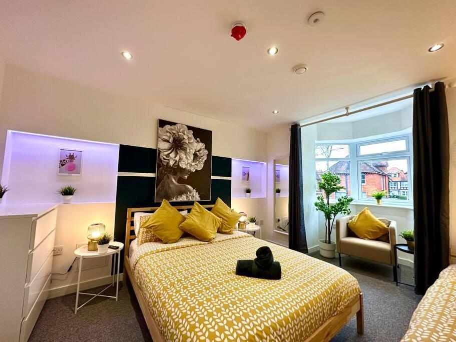 Massive New 8 Bedroom House Sleeps Up To 21 - Accepts Groups - Great Location - Free Parking - Fast Wifi - Smart Tvs - Sleeps Up To 21 People - Close To Bournemouth & Poole Town Centre & Sandbanks מראה חיצוני תמונה